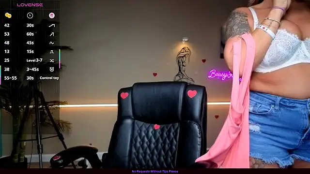 bossyroxy84 online show from February 19, 12:07 am