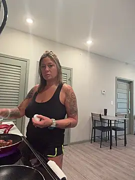 bossyroxy84 online show from March 27, 5:36 pm