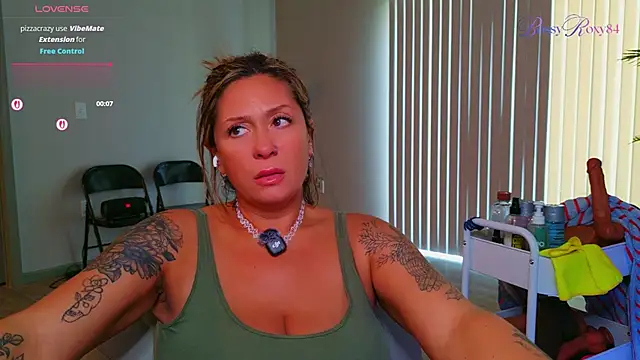 bossyroxy84 online show from April 9, 5:08 pm