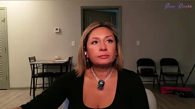 bossyroxy84 online show from March 29, 12:12 am