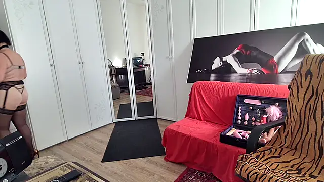 Snapshot of Chanel_Noire chatting on November 17, 2:32 pm Chanel Noire online show from November 17, 2:32 pm