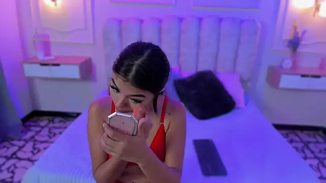 Snapshot of lanna_brunette chatting on July 4, 2:43 pm lanna brunette online show from July 4, 2:43 pm