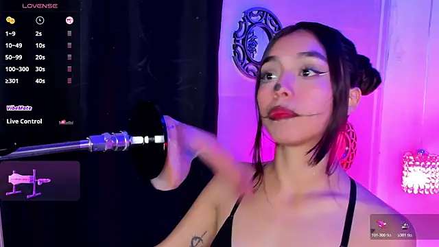 lanna brunette online show from October 23, 1:10 pm