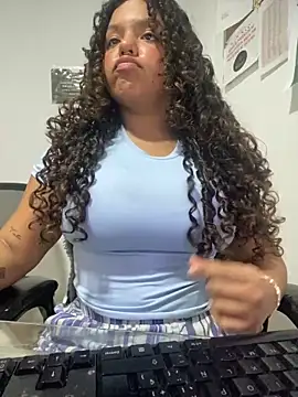 Snapshot of Anitta_bell chatting on February 17, 2:06 pm Anitta bell online show from February 17, 2:06 pm
