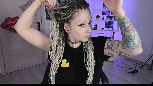 HoneySallyMoore online show from September 28, 3:30 pm