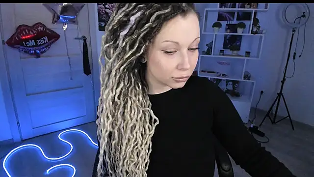 HoneySallyMoore online show from February 15, 5:01 pm