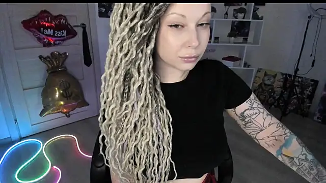 HoneySallyMoore online show from May 29, 8:26 pm