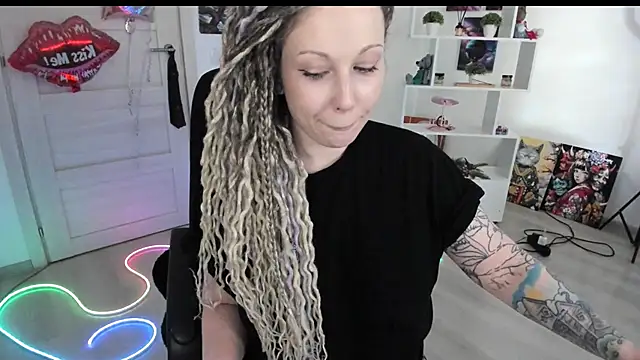 HoneySallyMoore online show from March 22, 2:51 pm