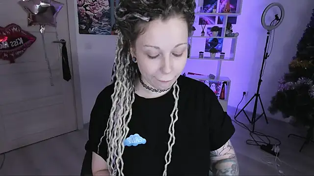 HoneySallyMoore online show from November 16, 2:05 am