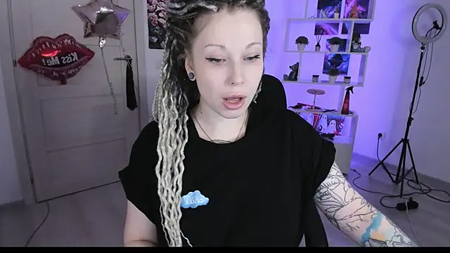 HoneySallyMoore online show from October 4, 3:46 pm