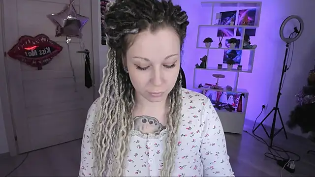 HoneySallyMoore online show from November 5, 2:25 am