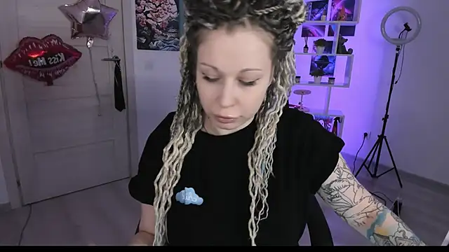 HoneySallyMoore online show from October 10, 6:20 pm