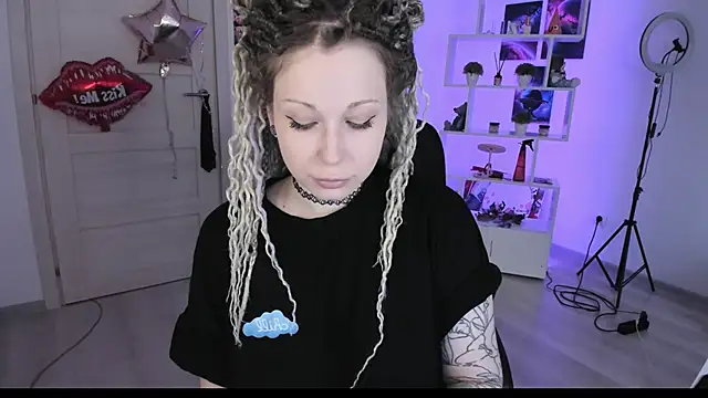 HoneySallyMoore online show from September 14, 12:27 pm