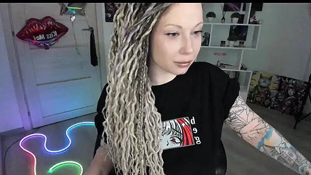 HoneySallyMoore online show from April 9, 8:26 pm