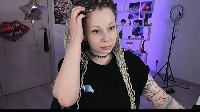 HoneySallyMoore online show from October 1, 4:33 pm