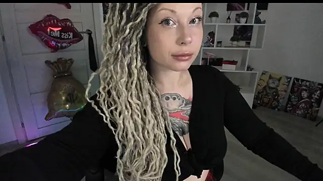 HoneySallyMoore online show from June 13, 7:34 pm