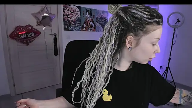 HoneySallyMoore online show from October 18, 7:05 pm