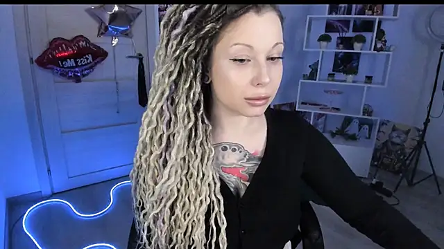 HoneySallyMoore online show from February 18, 2:57 pm