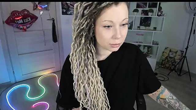 HoneySallyMoore online show from March 1, 4:51 pm