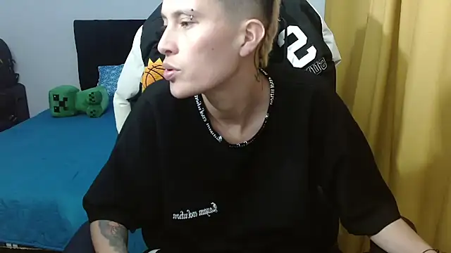 duo peludoo online show from May 18, 3:17 am