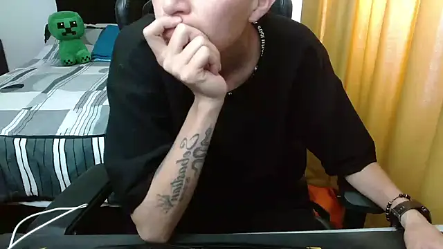 duo peludoo online show from April 22, 3:52 pm