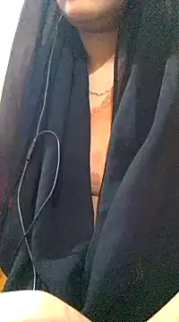 Snapshot of sima12 chatting on February 24, 5:42 pm sima12 online show from February 24, 5:42 pm