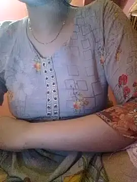 Snapshot of sima12 chatting on February 16, 8:32 am sima12 online show from February 16, 8:32 am