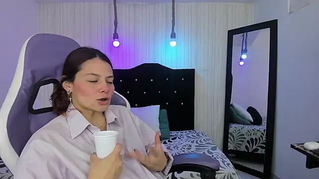 nicky angel1 online show from February 24, 8:21 pm