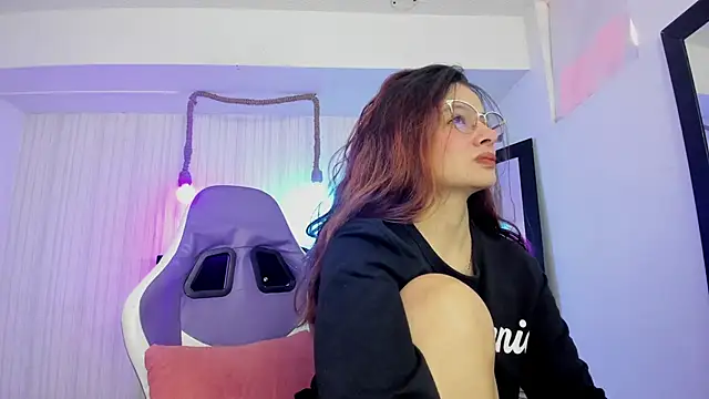 Snapshot of nicky_angel1 chatting on June 26, 8:03 pm nicky angel1 online show from June 26, 8:03 pm