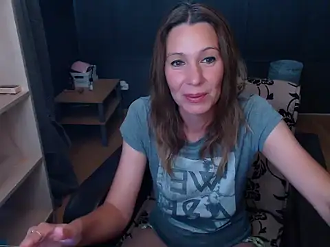 Snapshot of hannaha chatting on June 17, 7:02 pm hannaha online show from June 17, 7:02 pm