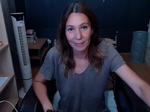 Snapshot of hannaha chatting on June 9, 6:09 pm hannaha online show from June 9, 6:09 pm
