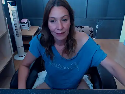 hannaha online show from June 4, 11:48 am