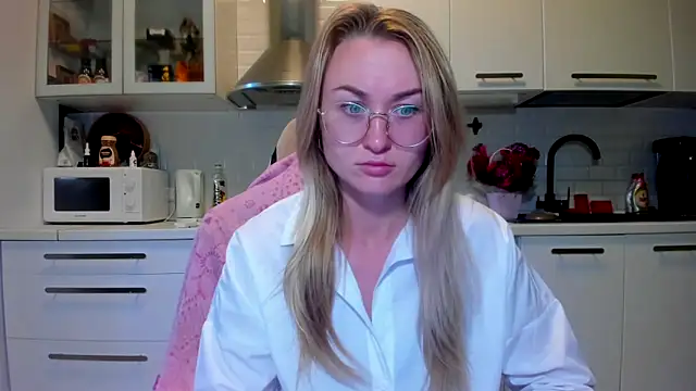 Snapshot of your_Goddess_Eva chatting on October 2, 5:55 am your Goddess Eva online show from October 2, 5:55 am