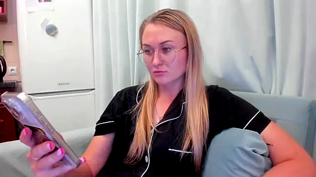 Snapshot of your_Goddess_Eva chatting on October 8, 7:25 pm your Goddess Eva online show from October 8, 7:25 pm