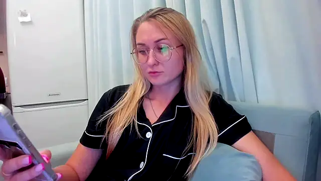 Snapshot of your_Goddess_Eva chatting on September 25, 7:20 pm your Goddess Eva online show from September 25, 7:20 pm