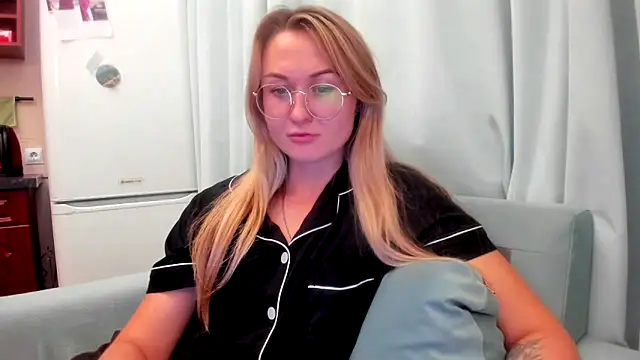 Snapshot of your_Goddess_Eva chatting on October 7, 8:10 pm your Goddess Eva online show from October 7, 8:10 pm