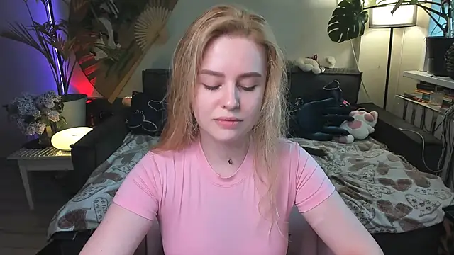 Snapshot of Alexa_Pirs chatting on May 12, 2:45 pm Alexa Pirs online show from May 12, 2:45 pm