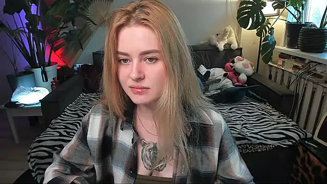 Alexa Pirs online show from March 21, 2:43 pm