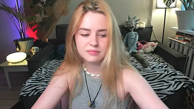 Snapshot of Alexa_Pirs chatting on June 21, 4:24 pm Alexa Pirs online show from June 21, 4:24 pm