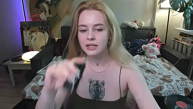 Snapshot of Alexa_Pirs chatting on May 9, 2:53 pm Alexa Pirs online show from May 9, 2:53 pm