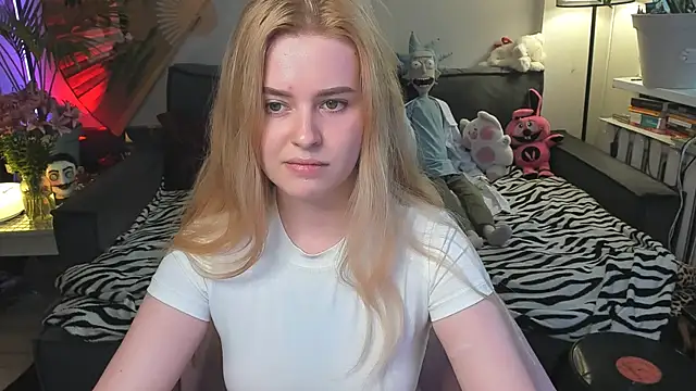 Snapshot of Alexa_Pirs chatting on July 12, 4:41 pm Alexa Pirs online show from July 12, 4:41 pm