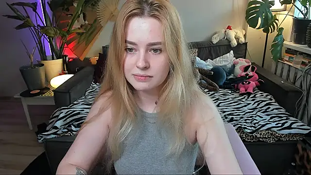 Alexa Pirs online show from April 5, 2:57 pm