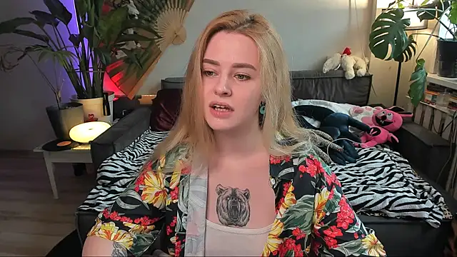 Alexa Pirs online show from March 26, 12:47 pm