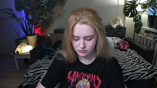 Alexa Pirs online show from March 18, 3:13 pm