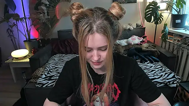 Alexa Pirs online show from March 3, 12:23 pm