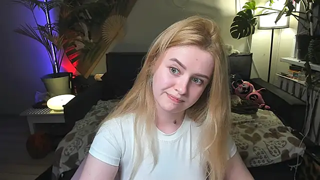 Snapshot of Alexa_Pirs chatting on May 16, 7:35 pm Alexa Pirs online show from May 16, 7:35 pm