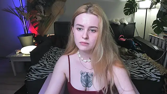Snapshot of Alexa_Pirs chatting on May 26, 5:44 pm Alexa Pirs online show from May 26, 5:44 pm