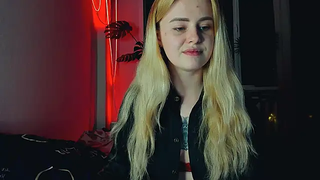 Alexa Pirs online show from March 7, 8:44 pm