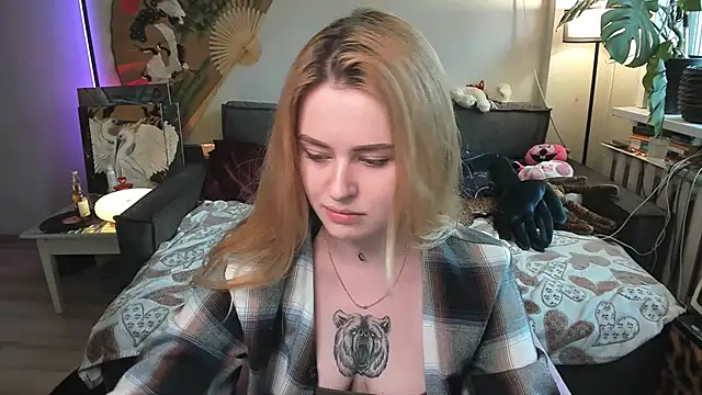 Snapshot of Alexa_Pirs chatting on May 1, 2:44 pm Alexa Pirs online show from May 1, 2:44 pm