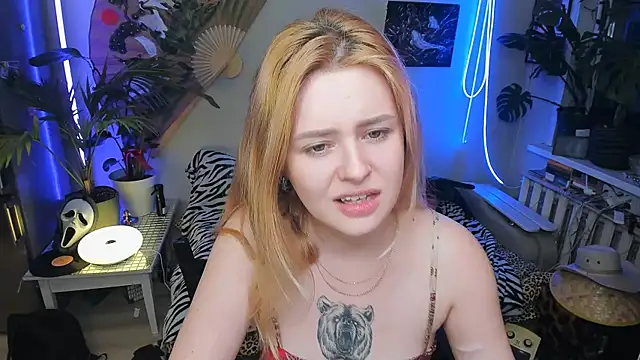 Alexa Pirs online show from December 3, 7:35 pm